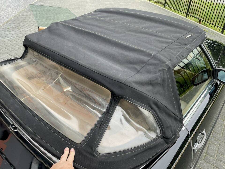 Afbeelding 14/36 van Mercedes-Benz 560 SL (1986)