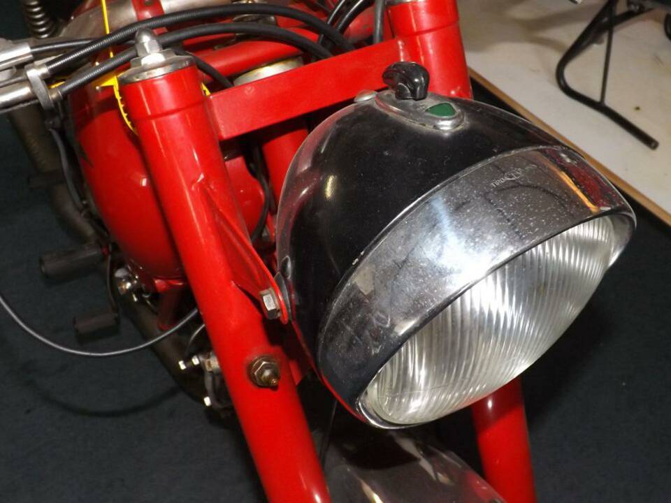 Immagine 20/35 di Moto Guzzi Falcone Turismo (1973)