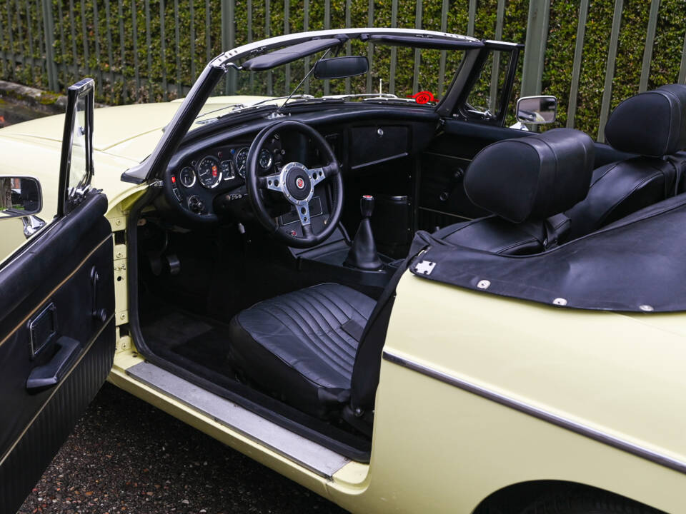 Bild 19/32 von MG MGB (1976)