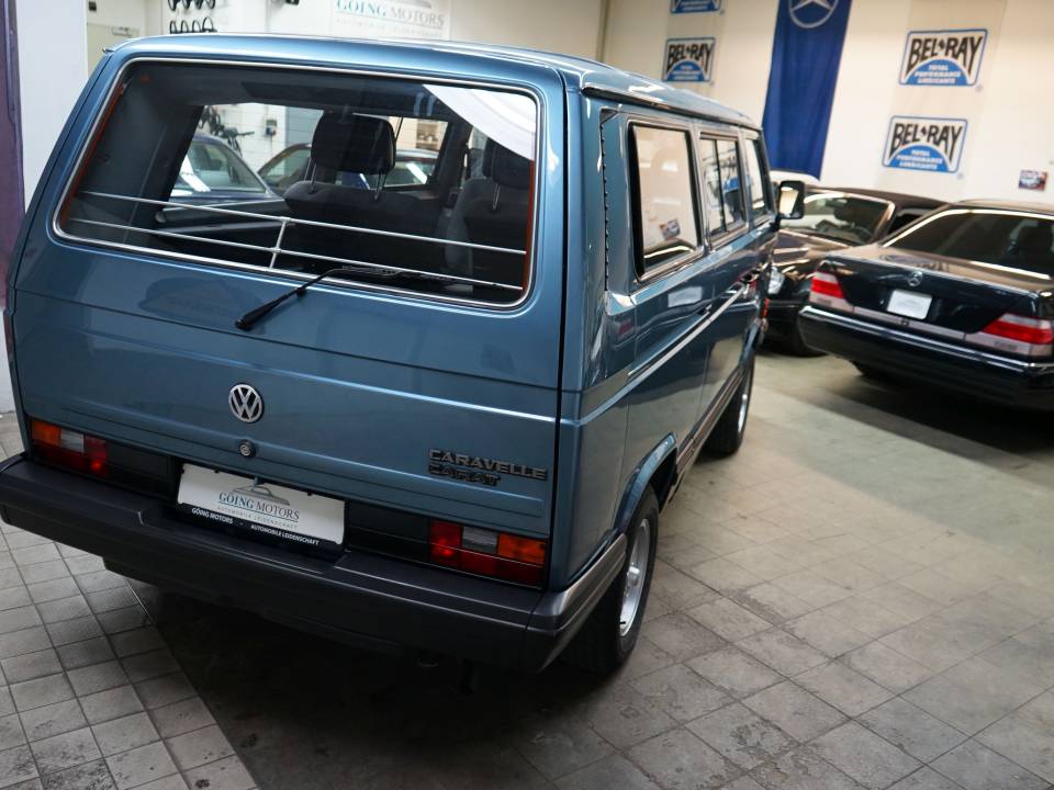 Image 13/39 de Volkswagen T3 Caravelle Carat 2,1 (1990)