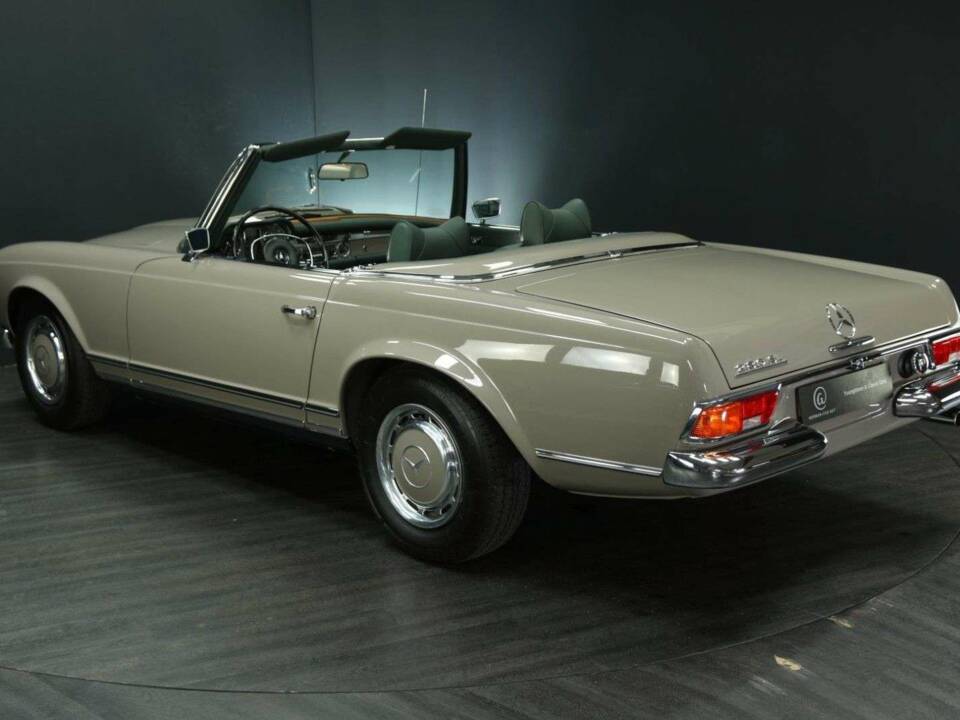 Image 4/50 de Mercedes-Benz 280 SL (1970)