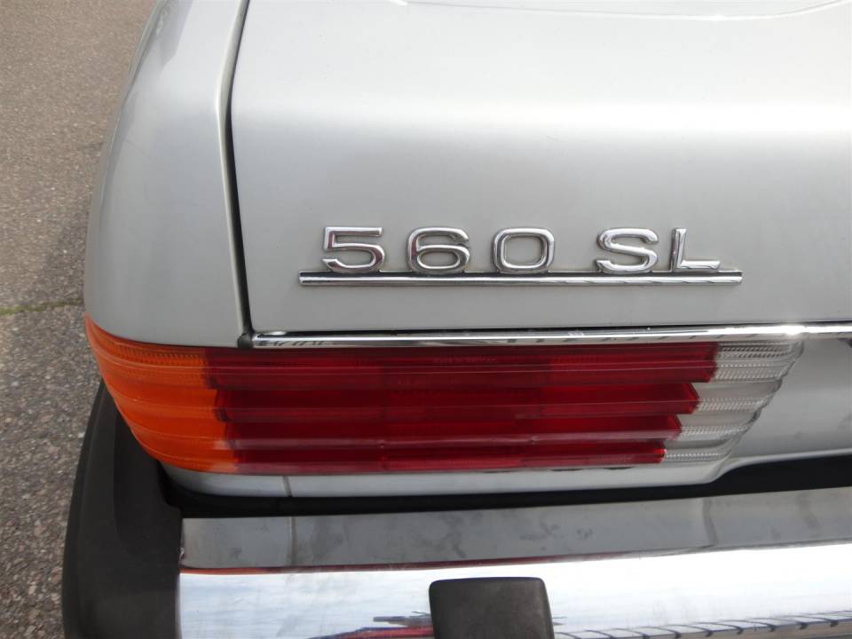Image 18/36 de Mercedes-Benz 560 SL (1986)