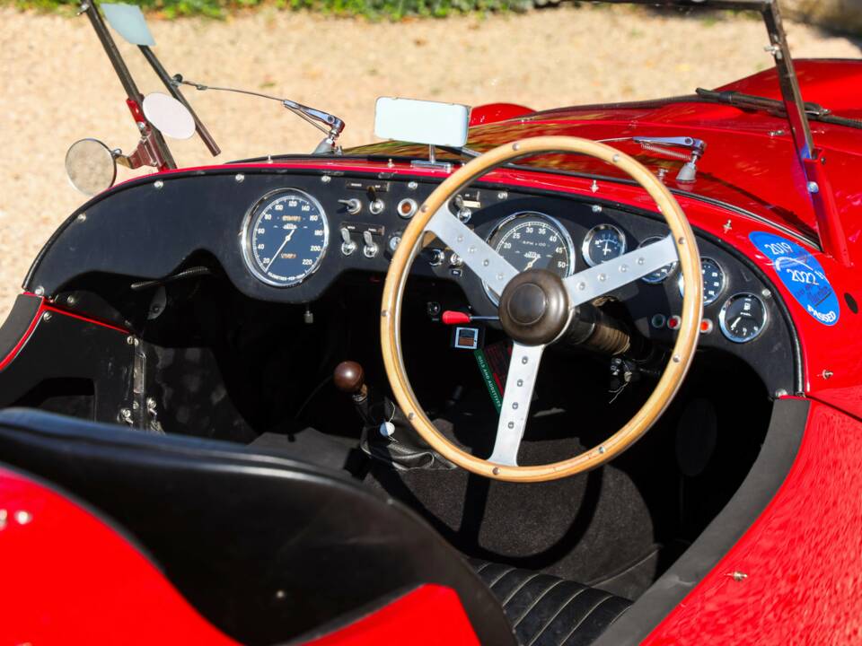 Image 43/50 of Healey Silverstone (1950)