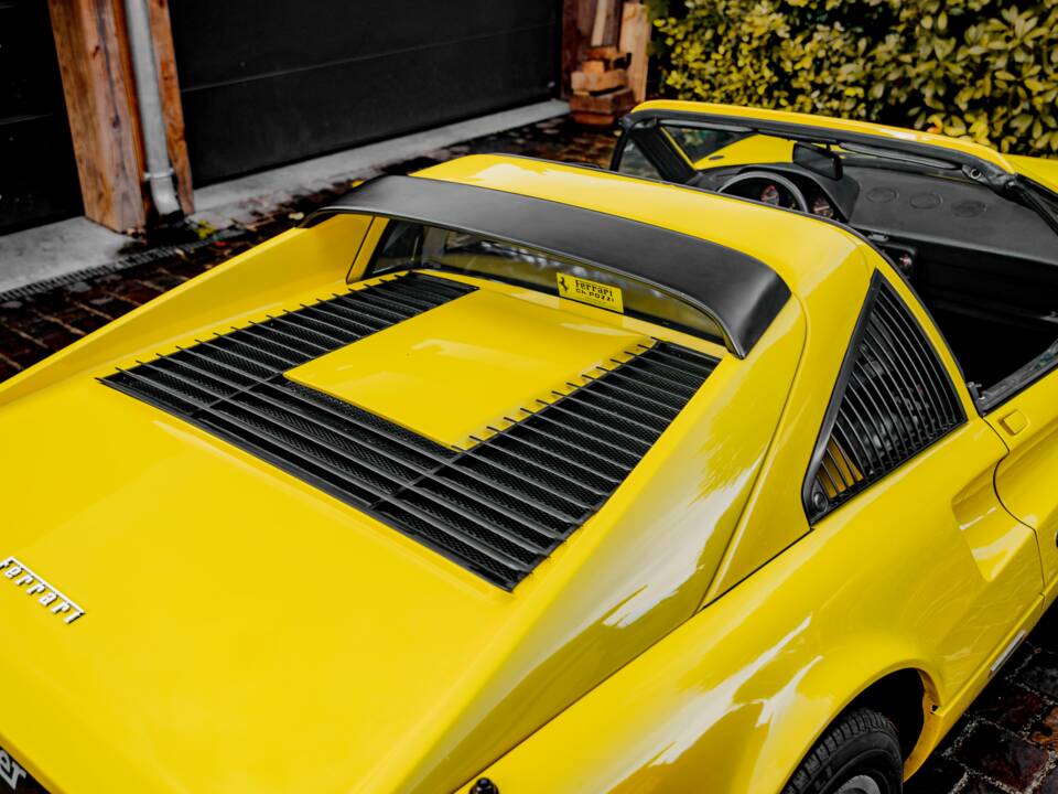 Bild 42/55 von Ferrari 328 GTS (1986)