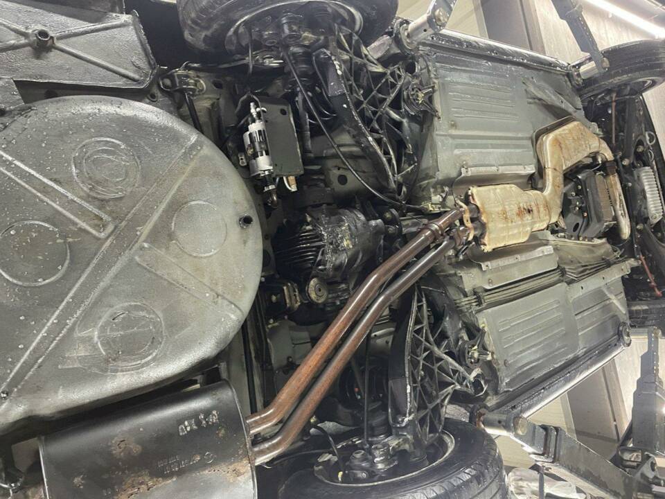 Immagine 32/36 di Mercedes-Benz 560 SL (1989)