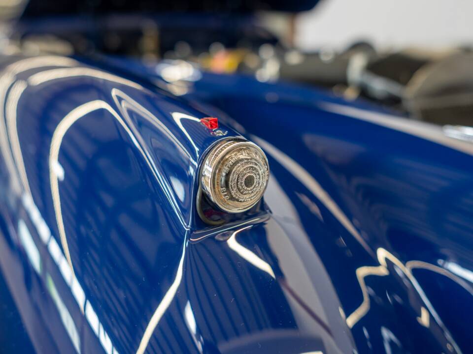 Immagine 26/62 di Jaguar XK 140 OTS (1954)