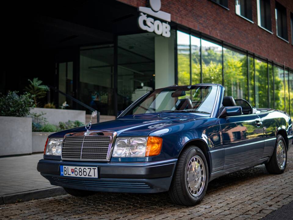 Obraz 49/50 pojazdu Mercedes-Benz 300 CE-24 (1992)