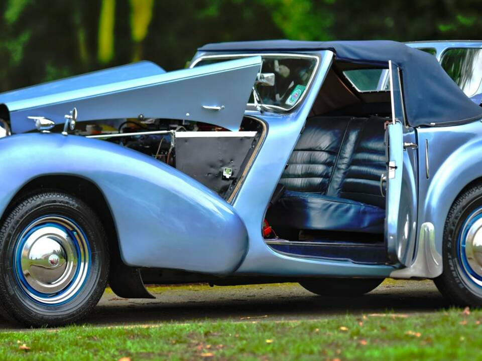 Image 20/50 of Triumph 2000 Roadster (1949)
