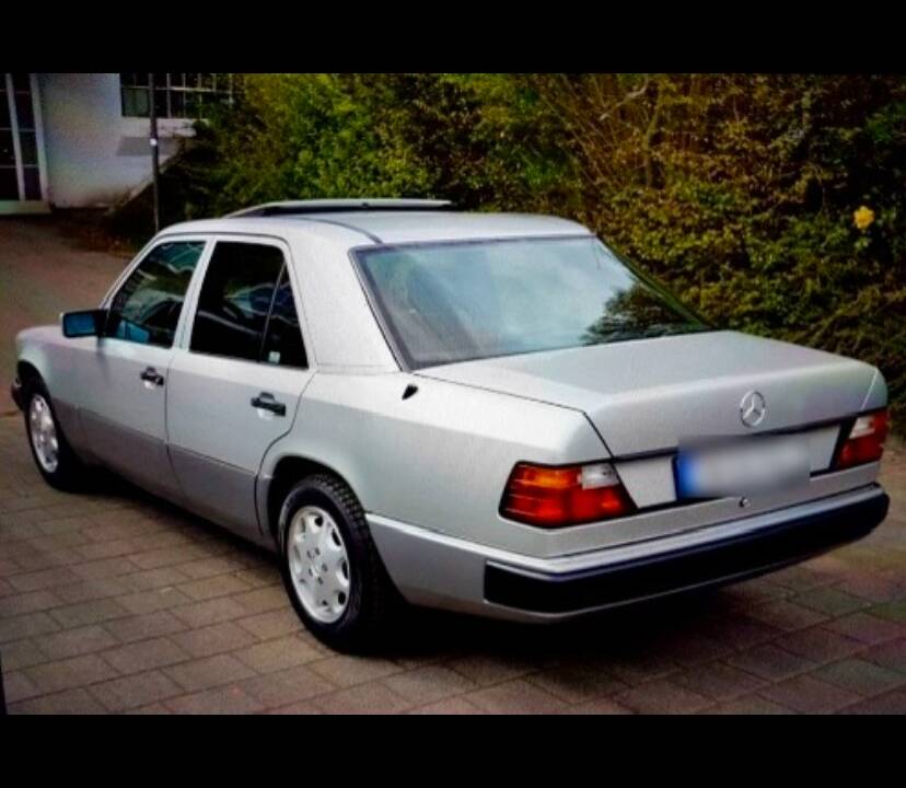 Immagine 19/19 di Mercedes-Benz E 200 (1993)