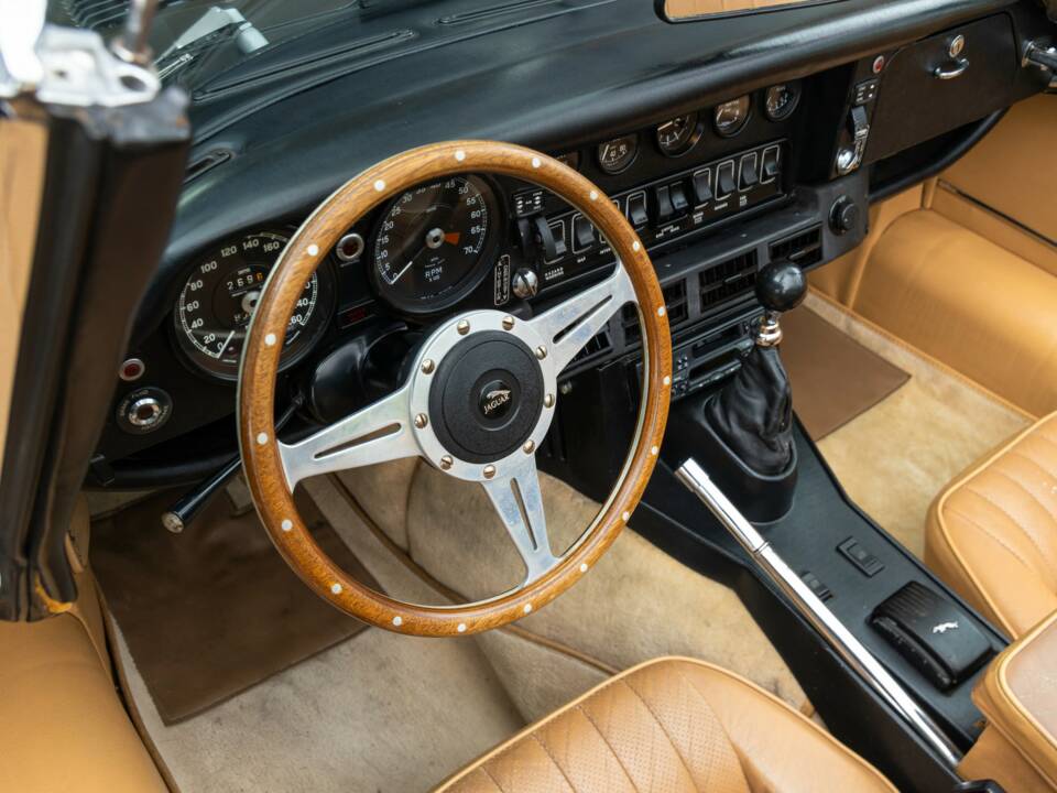 Image 50/50 de Jaguar Type E V12 (1973)