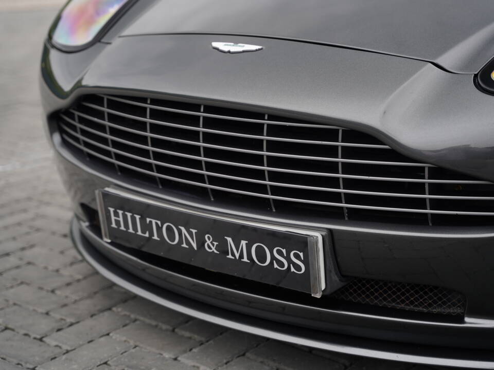 Image 30/50 of Aston Martin V12 Vanquish S (2007)