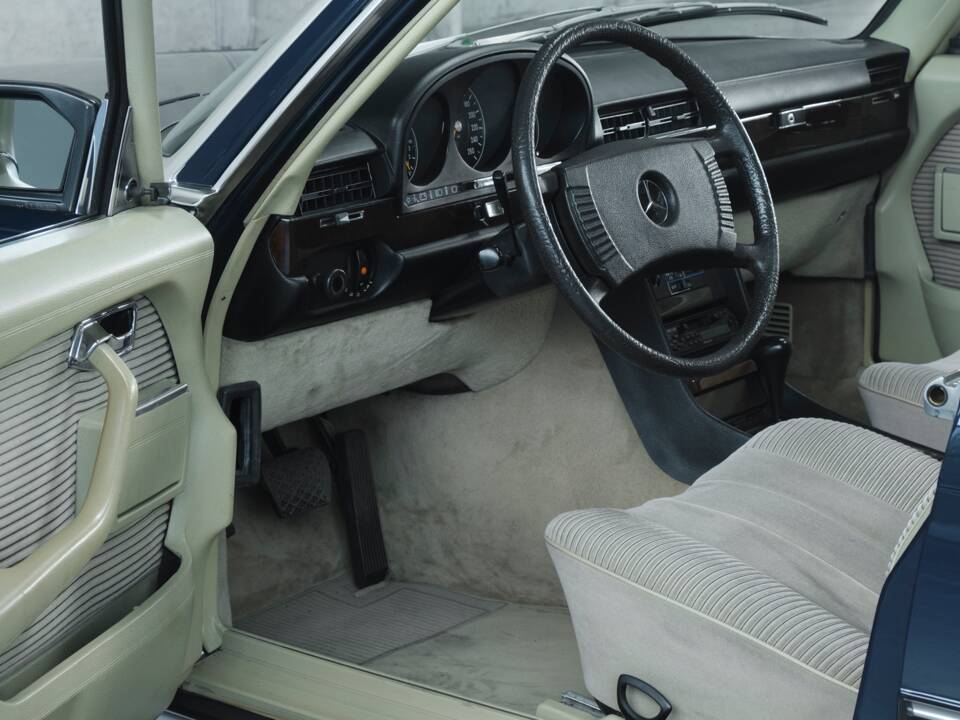 Imagen 40/50 de Mercedes-Benz 450 SEL 6,9 (1979)
