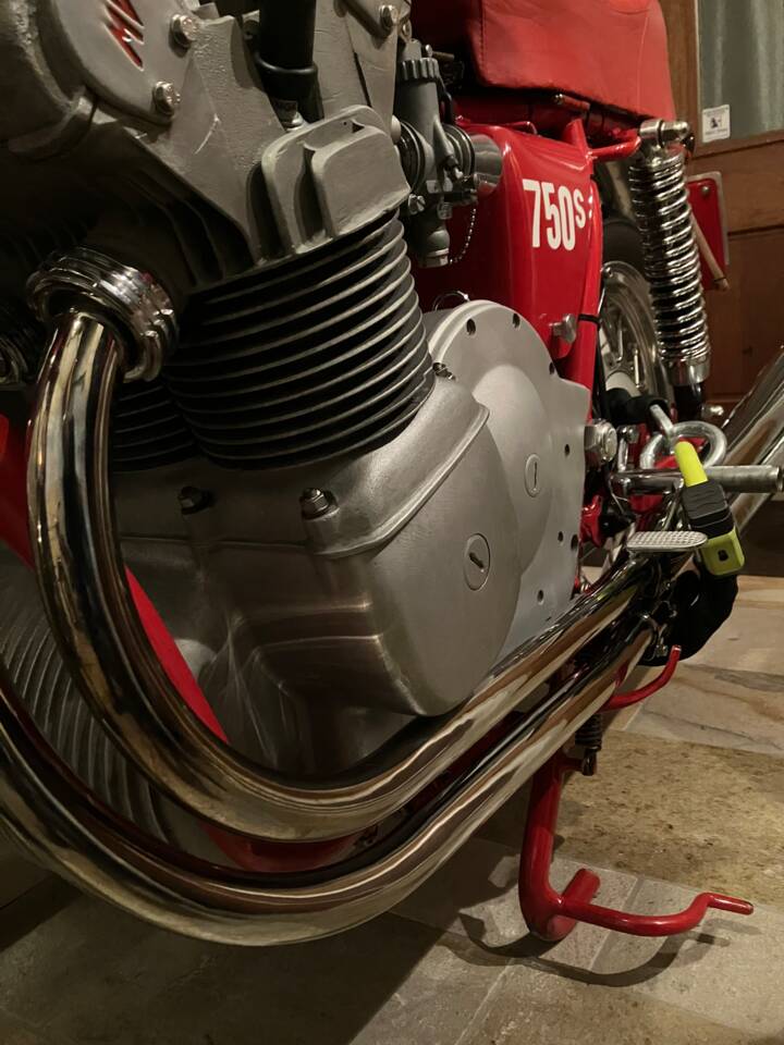 Image 10/18 of MV Agusta DUMMY (1973)