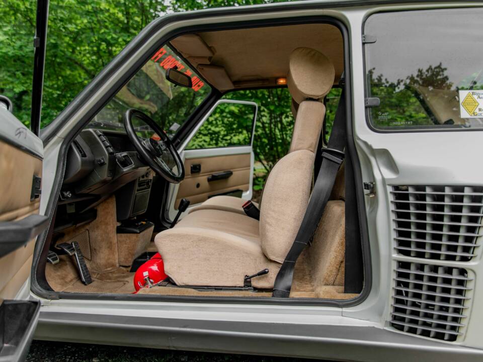 Image 19/49 of Renault R 5 Turbo 2 (1984)