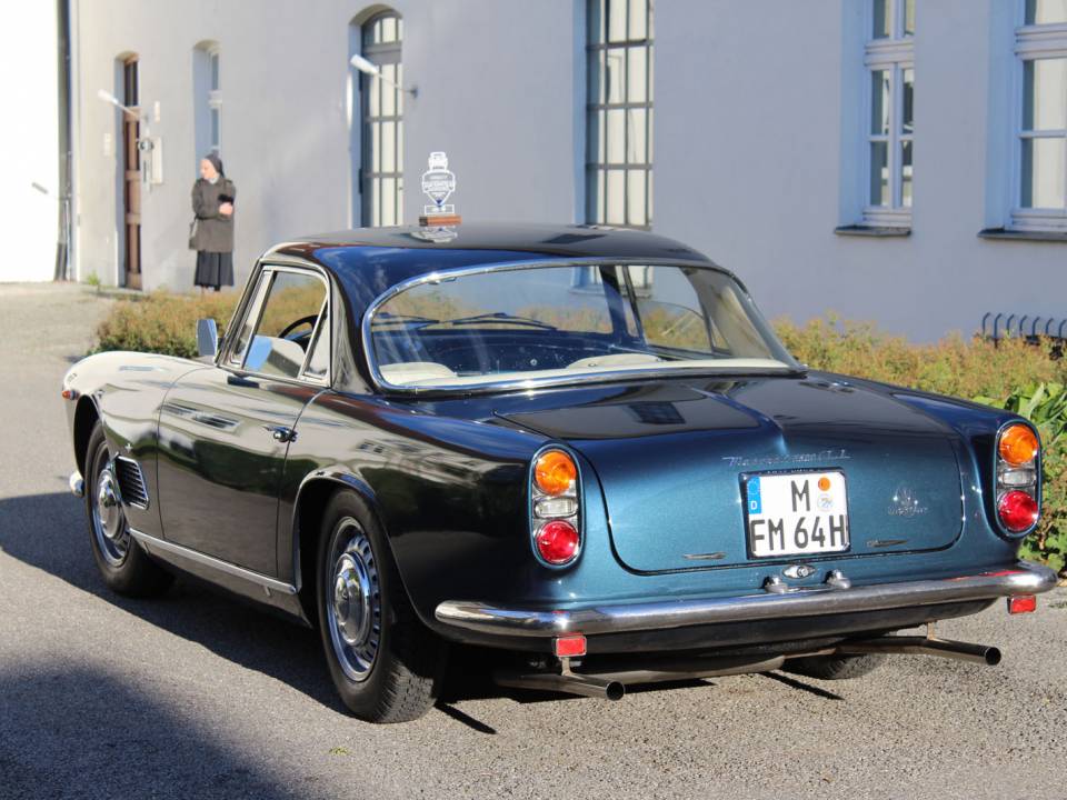 Image 8/58 of Maserati 3500 GTI Touring (1963)