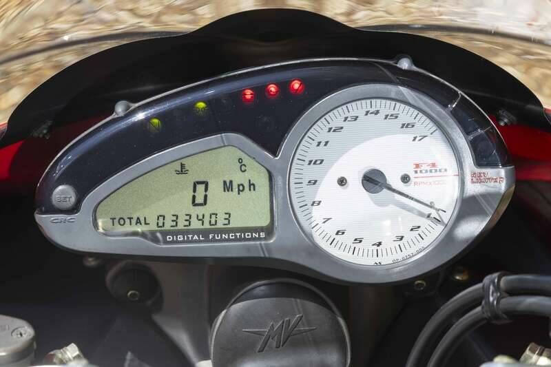 Image 36/45 of MV Agusta F4 1000 S (2006)