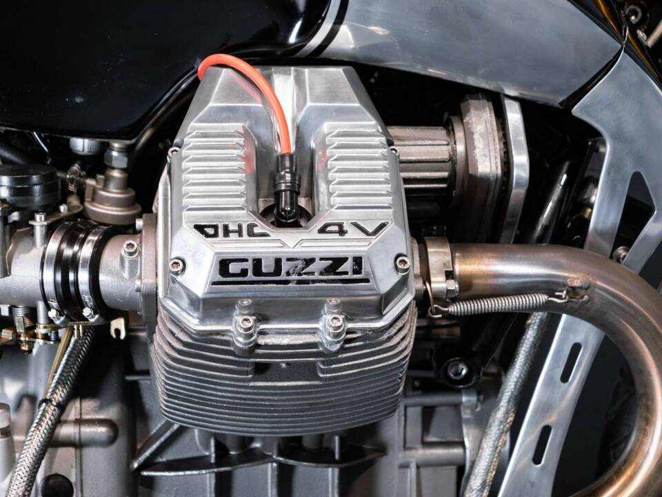 Bild 43/50 von Moto Guzzi Daytona RS (1998)