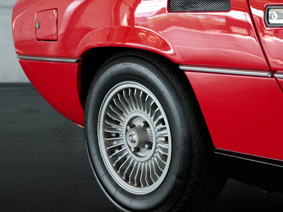 Image 26/50 of Alfa Romeo Montreal (1973)