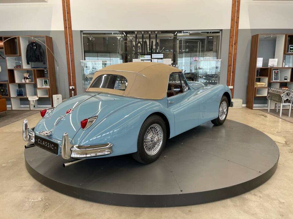 Image 3/7 of Jaguar XK 140 SE DHC (1955)