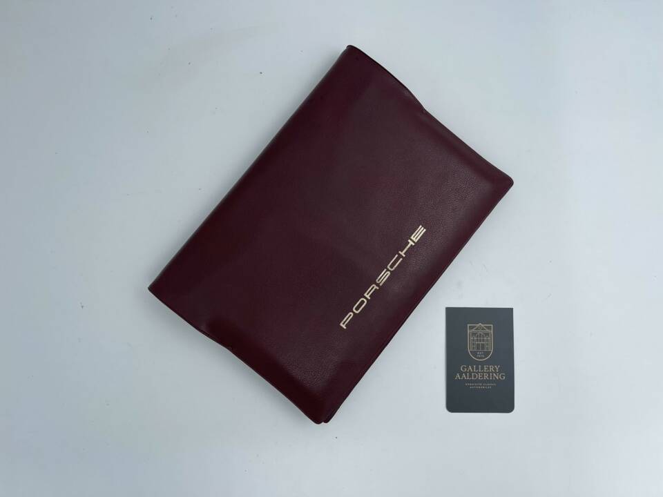 Immagine 7/50 di Porsche 911 Carrera 3.2 "25 years 911" (1988)