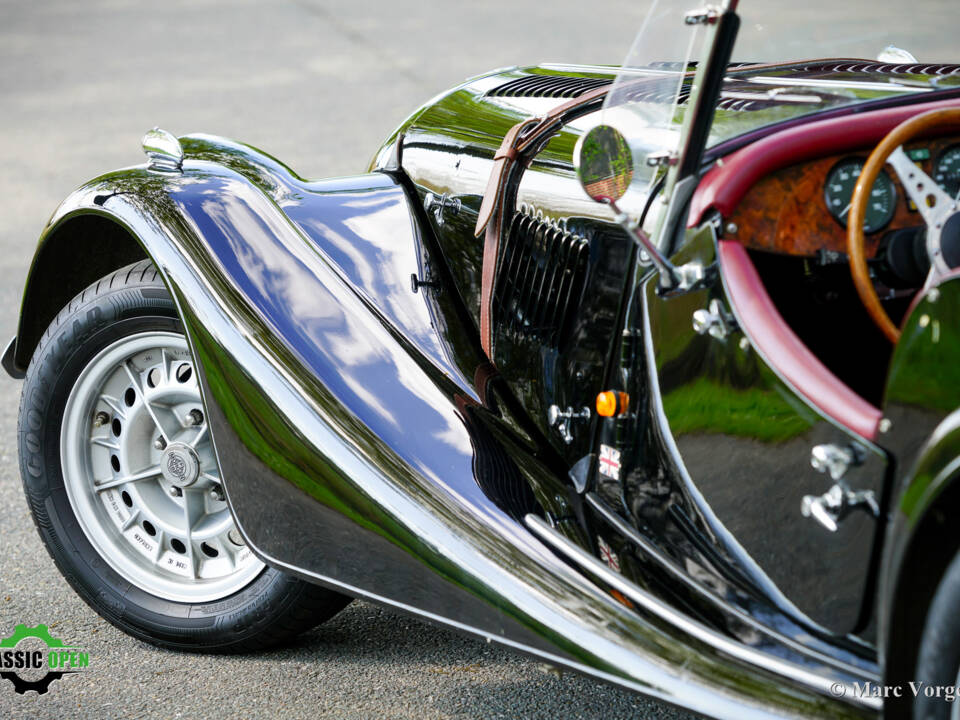 Image 50/54 of Morgan Plus 8 (1992)