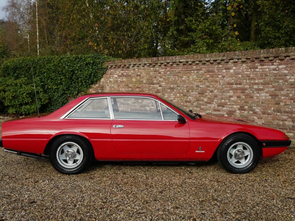 Image 30/50 de Ferrari 365 GT4 2+2 (1974)