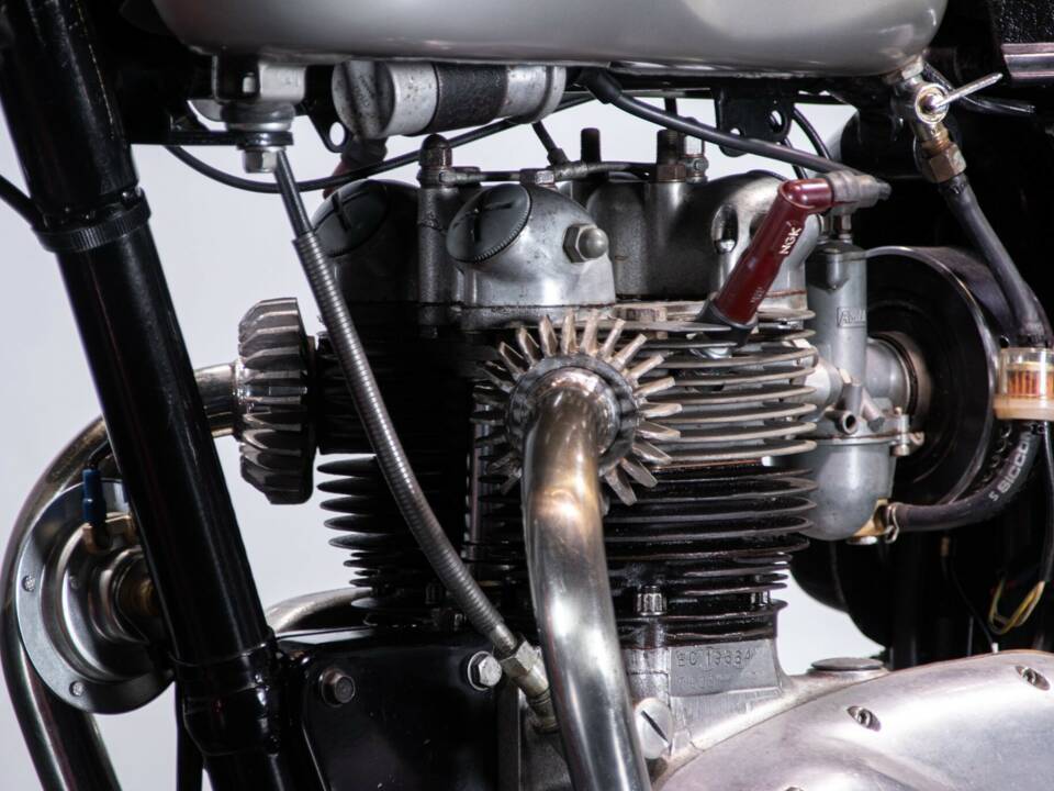 Image 27/50 of Triumph T 100 Daytona (1969)