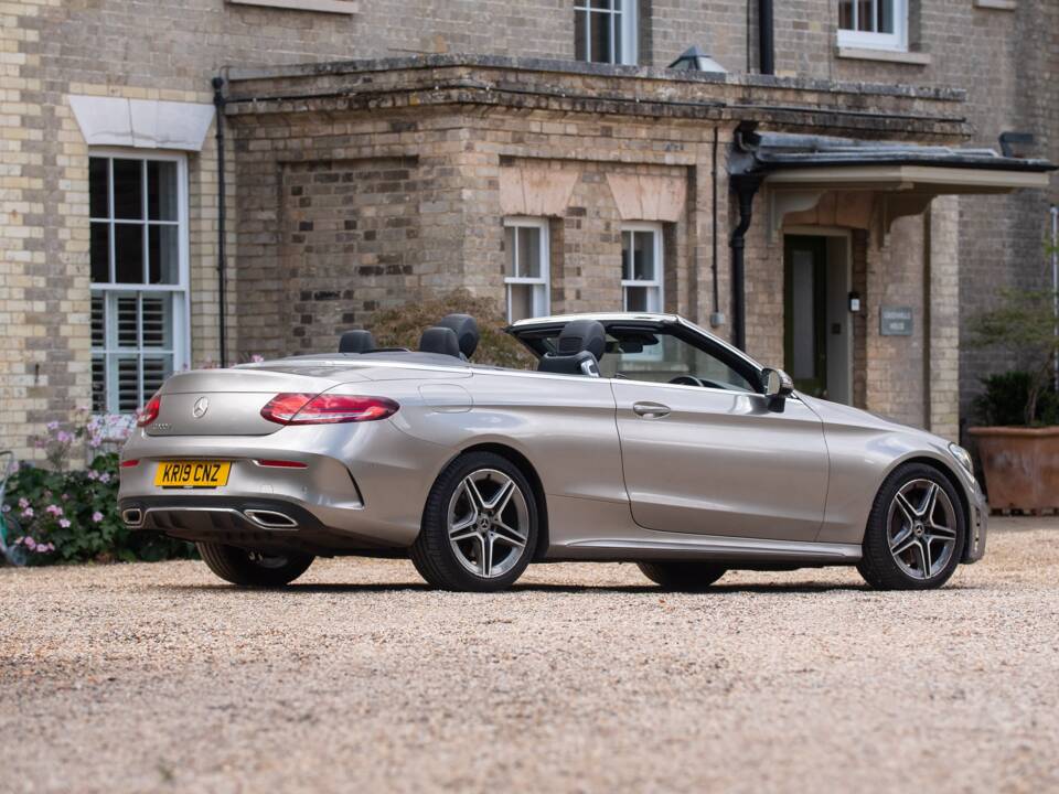 Bild 30/50 von Mercedes-Benz C 300 d (2019)