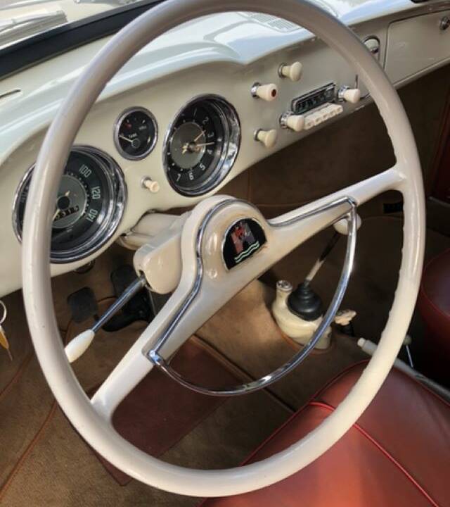 Immagine 34/69 di Volkswagen Karmann Ghia 1200 (1958)