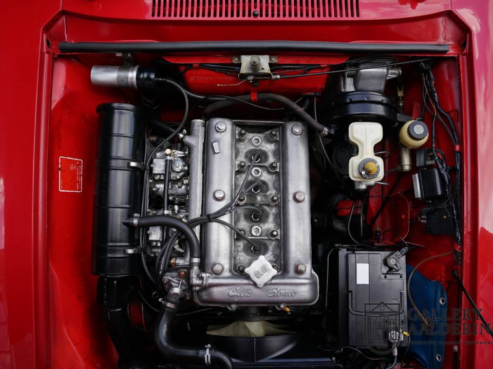 Image 9/50 of Alfa Romeo Giulia 1300 GT Junior (1975)
