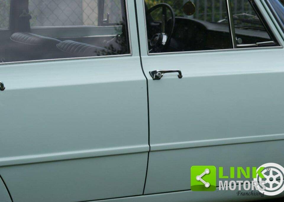 Immagine 7/17 di Alfa Romeo Giulia 1300 TI (1968)