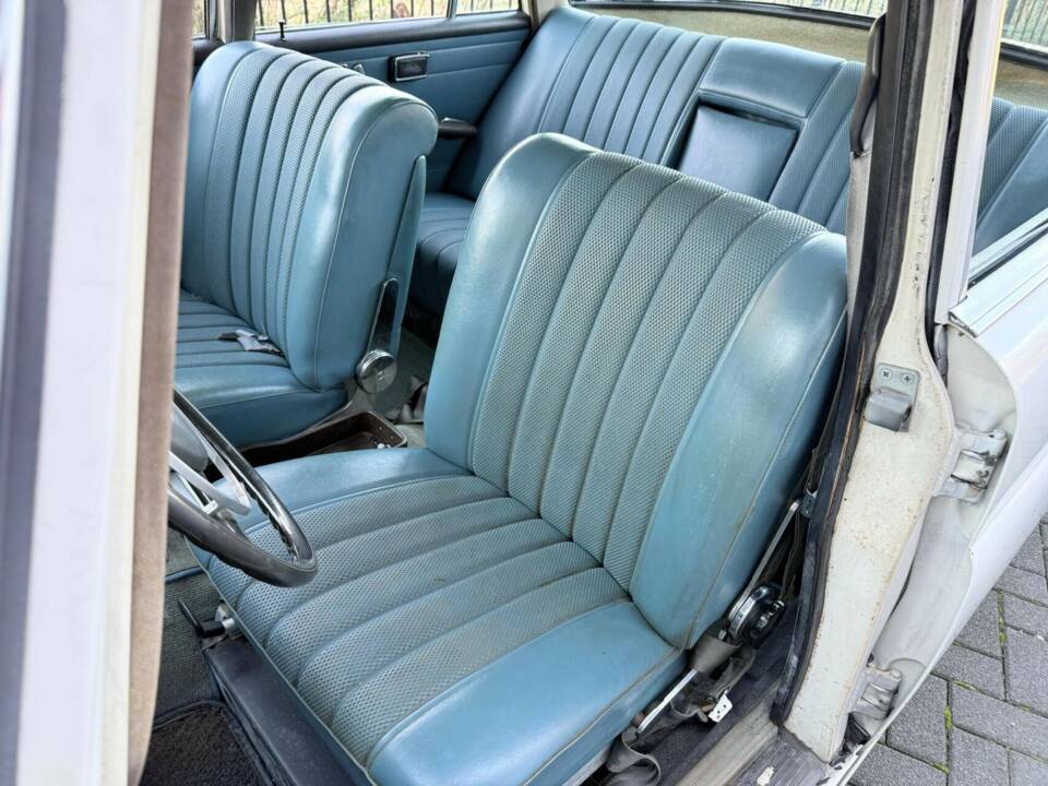 Bild 29/50 von Mercedes-Benz 230 (1968)