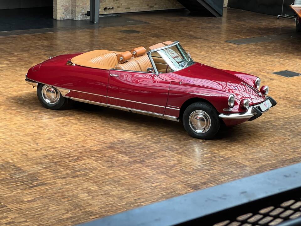 Immagine 8/33 di Citroën DS 19 Usine (1963)
