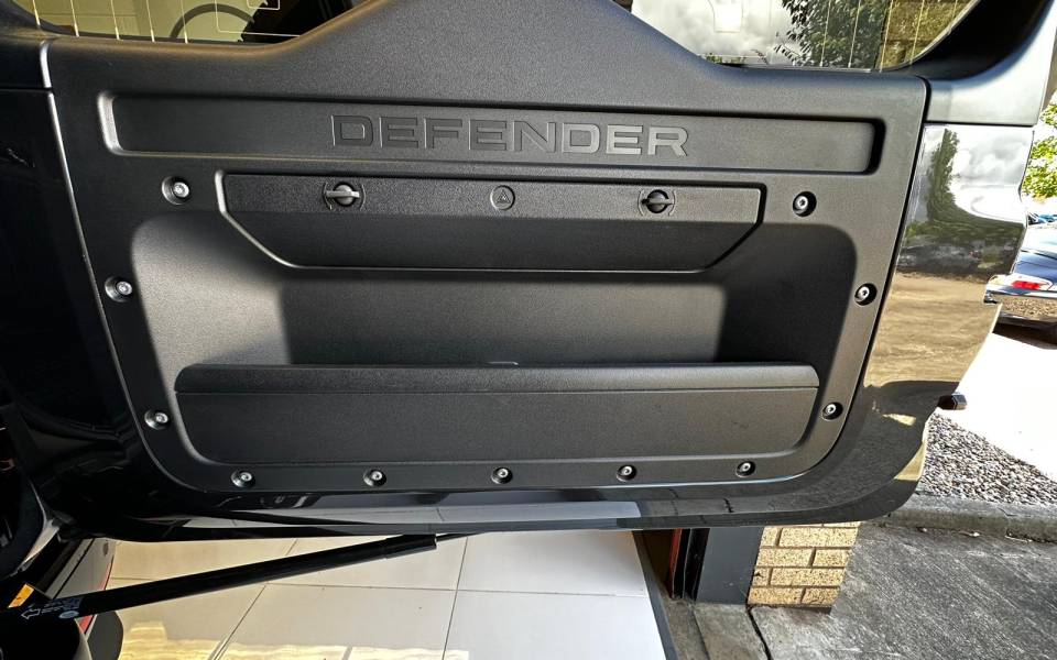 Afbeelding 10/46 van Land Rover Defender 110 P400 AWD (2021)