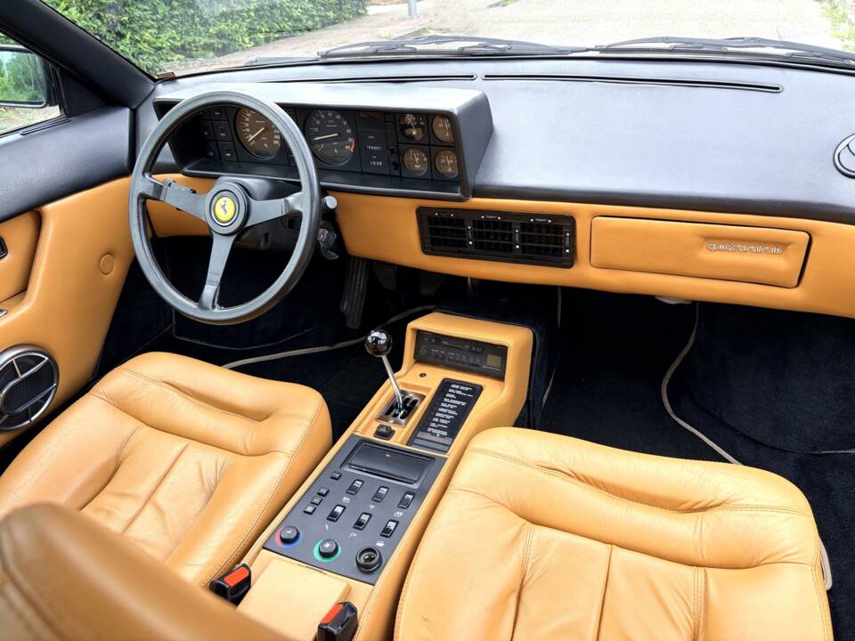 Image 4/8 of Ferrari Mondial Quattrovalvole (1982)