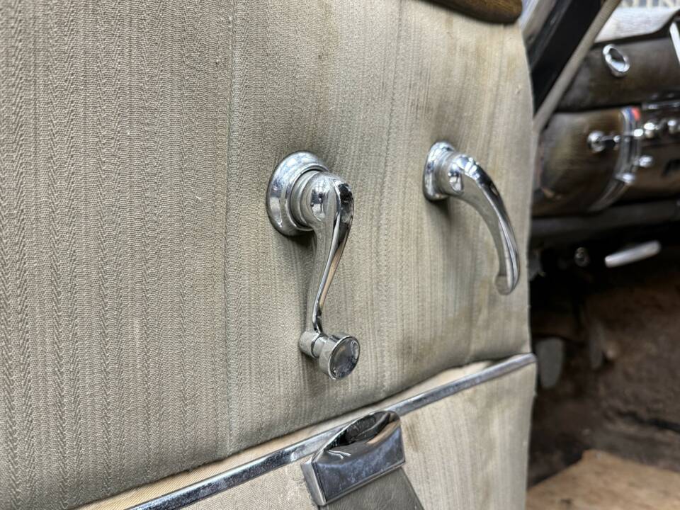 Image 20/50 of Mercedes-Benz 220 S (1955)