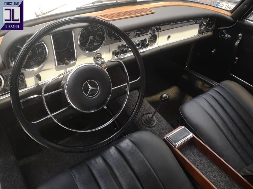 Image 20/47 of Mercedes-Benz 230 SL (1964)