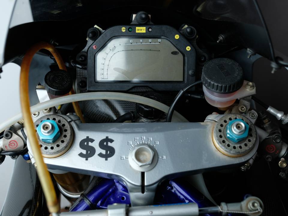 Image 6/15 of Ducati DUMMY (2001)