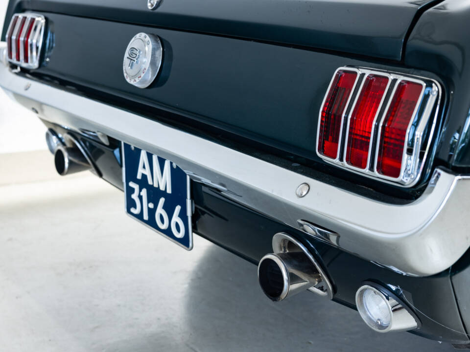Immagine 26/31 di Ford Mustang GT (1966)