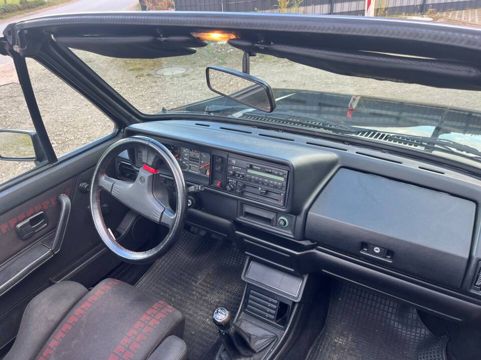 Image 59/78 de Volkswagen Golf Mk I Convertible 1.8 (1989)