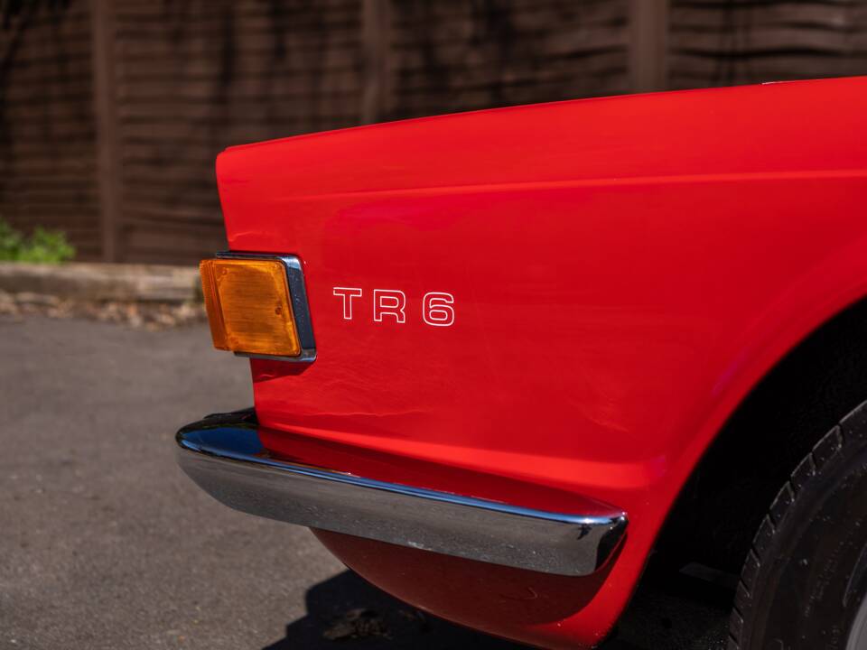 Image 13/41 of Triumph TR 6 (1972)