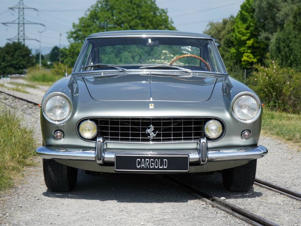 Afbeelding 28/72 van Ferrari 250 GTE (1962)