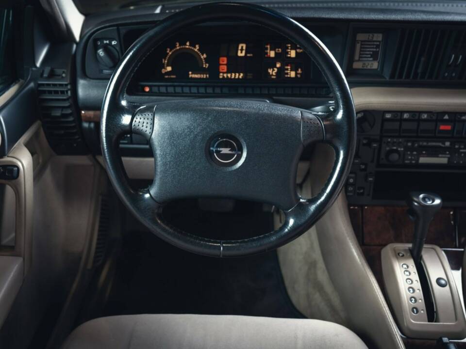 Bild 13/15 von Opel Senator 3,0i 24V (1992)
