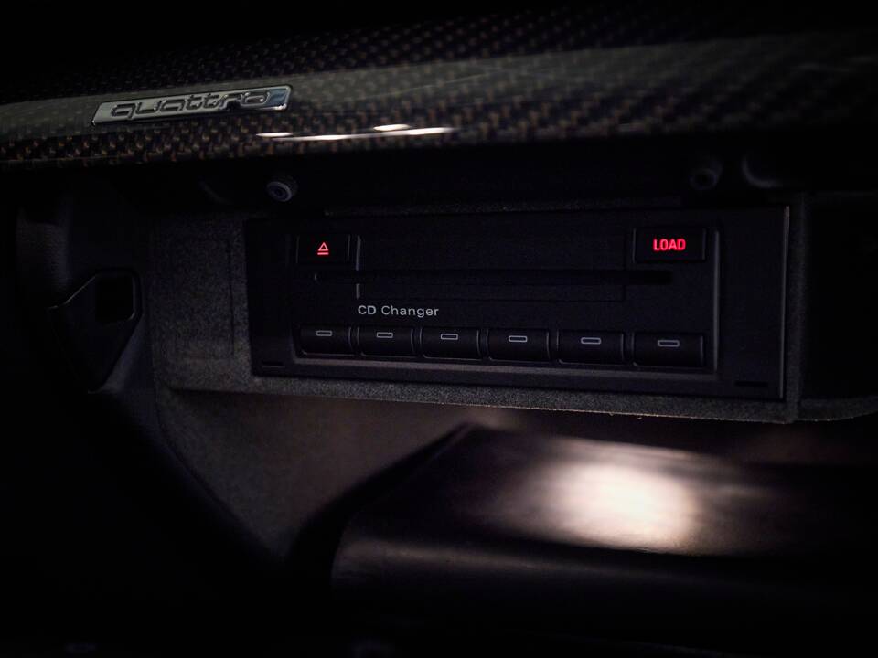 Image 75/95 of Audi RS4 Avant (2006)