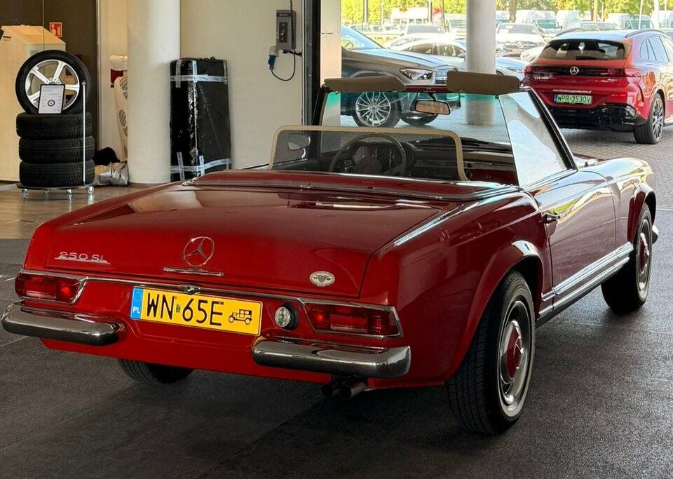 Image 5/8 de Mercedes-Benz 250 SL (1967)