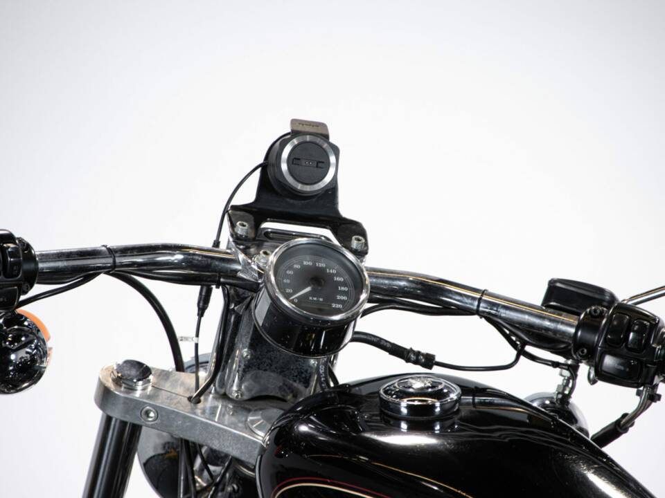 Bild 10/50 von Harley-Davidson XL 1200 C Sportster Custom (1997)