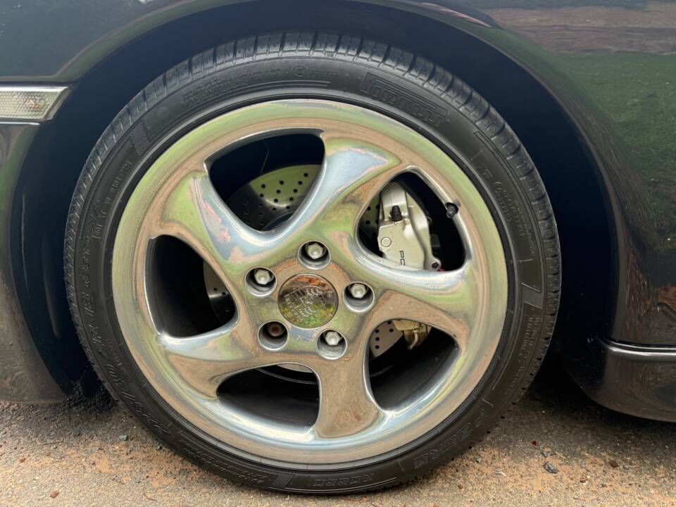 Image 27/30 of Porsche 911 Carrera 4 &quot;Millenium-Edition&quot; (2000)