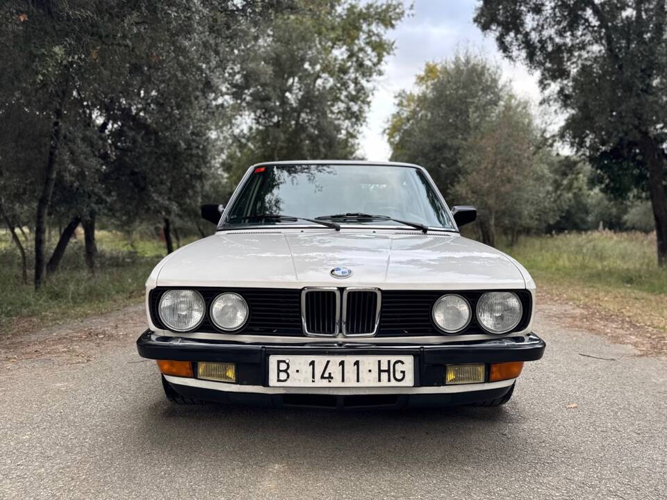 Bild 13/47 von BMW 528i (1986)