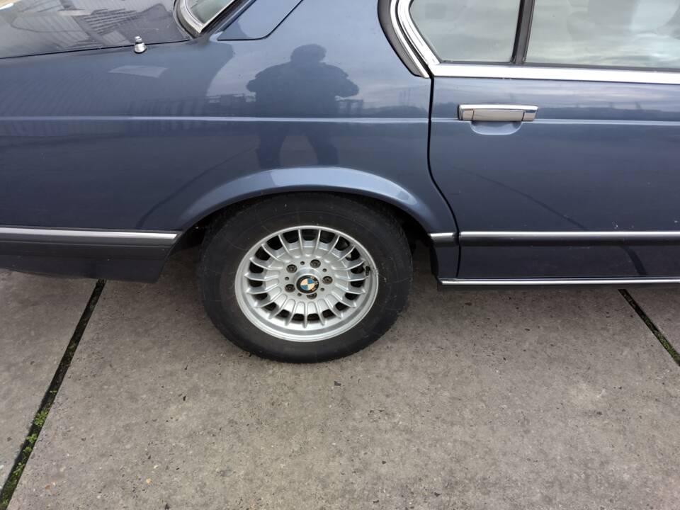 Bild 11/113 von BMW 735i (1986)