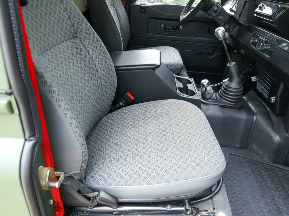 Immagine 40/50 di Land Rover 90 (1990)